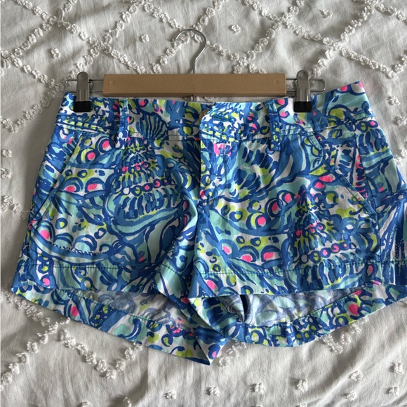 Vibrant Lily Pulitzer Blue and Pink Paisley Shorts - Picture 1 of 4